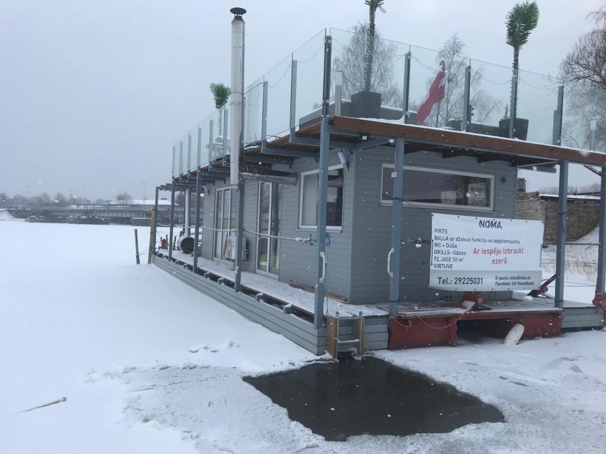 Houseboat On The Water Hotel Liepaja Exterior photo